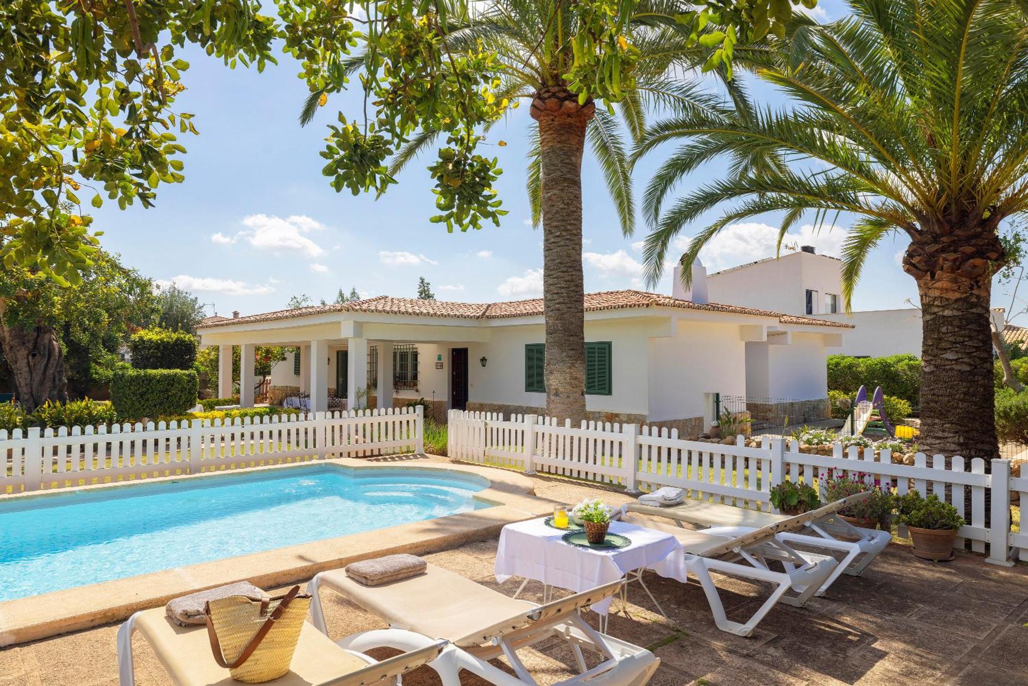 Ideal House For Two Families With Pool And Barbecue Hébergement de vacances *